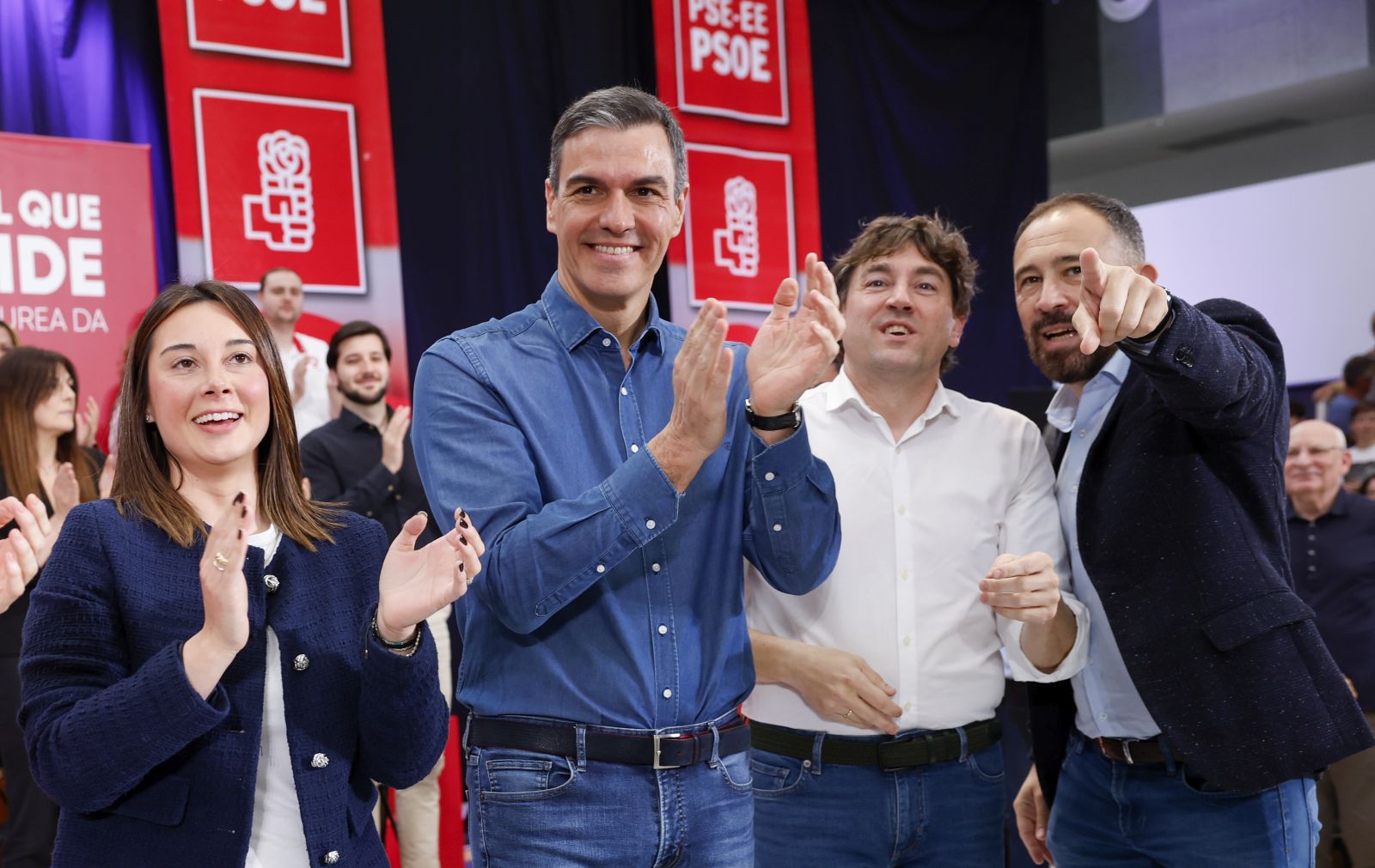 epa11262029 Spanish Prime Minister and Socialist leader Pedro Sanchez (3R) supports Basque Socialist candidate for Basque regional President, Eneko Andueza (2R), and party's provincial candidate Aroa Jilete (2L) during a Basque Socialist Party's regional election campaign event in Vitoria, Basque Country, northern Spain, 06 April 2024. Basque regional election will be held on 21 April.  EPA/MIGUEL TONA