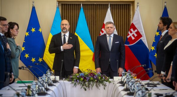 epa11271913 Ukrainian Prime Minister Denys Shmyhal (L) and Slovak Prime Minister Robert Fico (R) attend an intergovernmental meeting of Slovakia's and Ukraine's governments in Michalovce, Slovakia, 11 April 2024. They will discuss cross-border cooperation projects, transport links and energy cooperation. The ministers will also discuss the defence industry, cooperation in demining Ukrainian territories and logistical support. The reconstruction of Ukraine will also be one of the main topics of the meeting.  EPA/PETER LAZAR