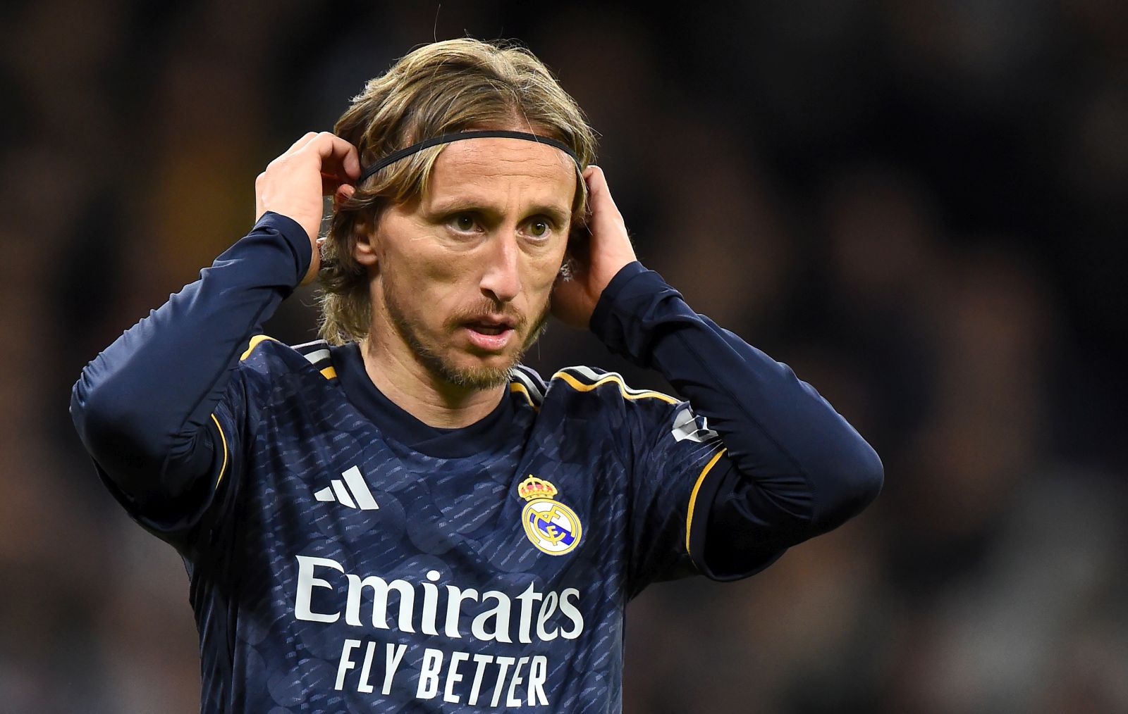 epa11285520 Luka Modric of Real Madrid looks on during the UEFA Champions League quarter final, 2nd leg match between Manchester City and Real Madrid in Manchester, Britain, 17 April 2024.  EPA/PETER POWELL