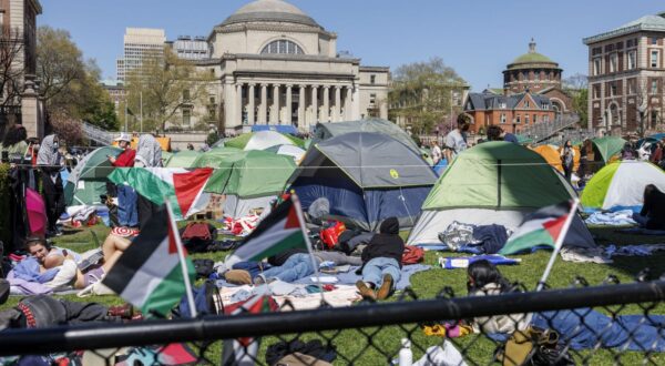 epa11294700 Pro-Palestinian students continue to camp on Columbia University's campus to protest the university's ties with Israel, which escalated last week when the university's president Nemat Shafik testified to congress, in New York, New York, USA, 22 April 2024. Other students across the country have followed suit in solidarity. More than 34,000 Palestinians and over 1,450 Israelis have been killed, according to the Palestinian Health Ministry and the Israel Defense Forces (IDF), since Hamas militants launched an attack against Israel from the Gaza Strip on 07 October 2023, and the Israeli operations in Gaza and the West Bank which followed it.  EPA/SARAH YENESEL
