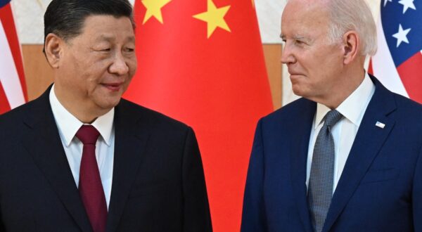 US President Joe Biden (R) and China's President Xi Jinping (L) meet on the sidelines of the G20 Summit in Nusa Dua on the Indonesian resort island of Bali on November 14, 2022.,Image: 737412092, License: Rights-managed, Restrictions: , Model Release: no, Credit line: SAUL LOEB / AFP / Profimedia