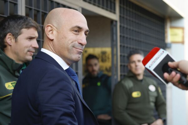 epa11307879 Former Spanish Soccer Federation President Luis Rubiales (L) arrives to testify before the court in the inquiry about some fraud charges, in Majadahonda, Madrid, Spain, 29 April 2024. Rubiales is to testify before the judge that investigates the contract signed by the Federation with Saudi Arabia to play the Spanish Super Cup tournament in that country and other suspected agreements reached between 2018 and 2023 as he was heading the institution.  EPA/Mariscal