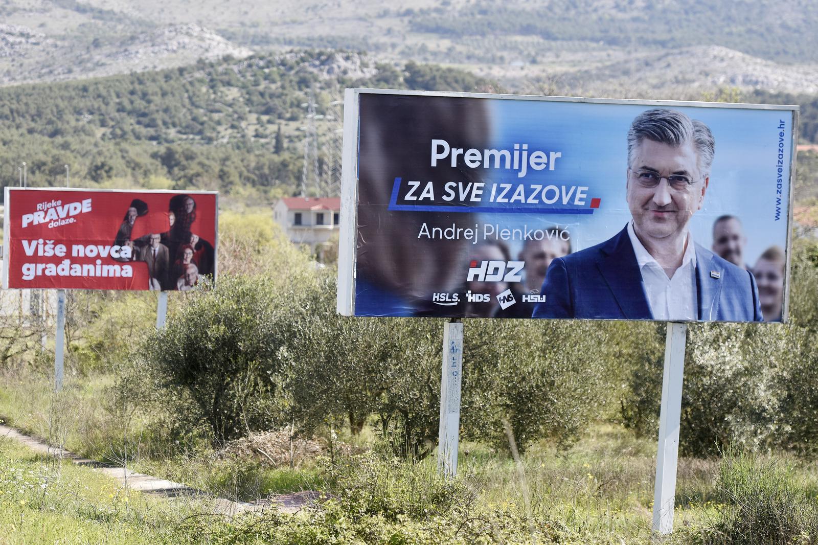 07.04.2024., Sibeik - Kako se blize parlamentarni izbori sve je vise predizbornih plakata. Photo: Hrvoje Jelavic/PIXSELL