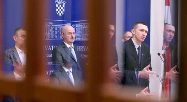 29.02.2024., Zagreb - Na konferenciji za medije odrzanoj u Saboru o aktualnim temama govorio je  Ivan Penava.
 Photo: Patrik Macek/PIXSELL