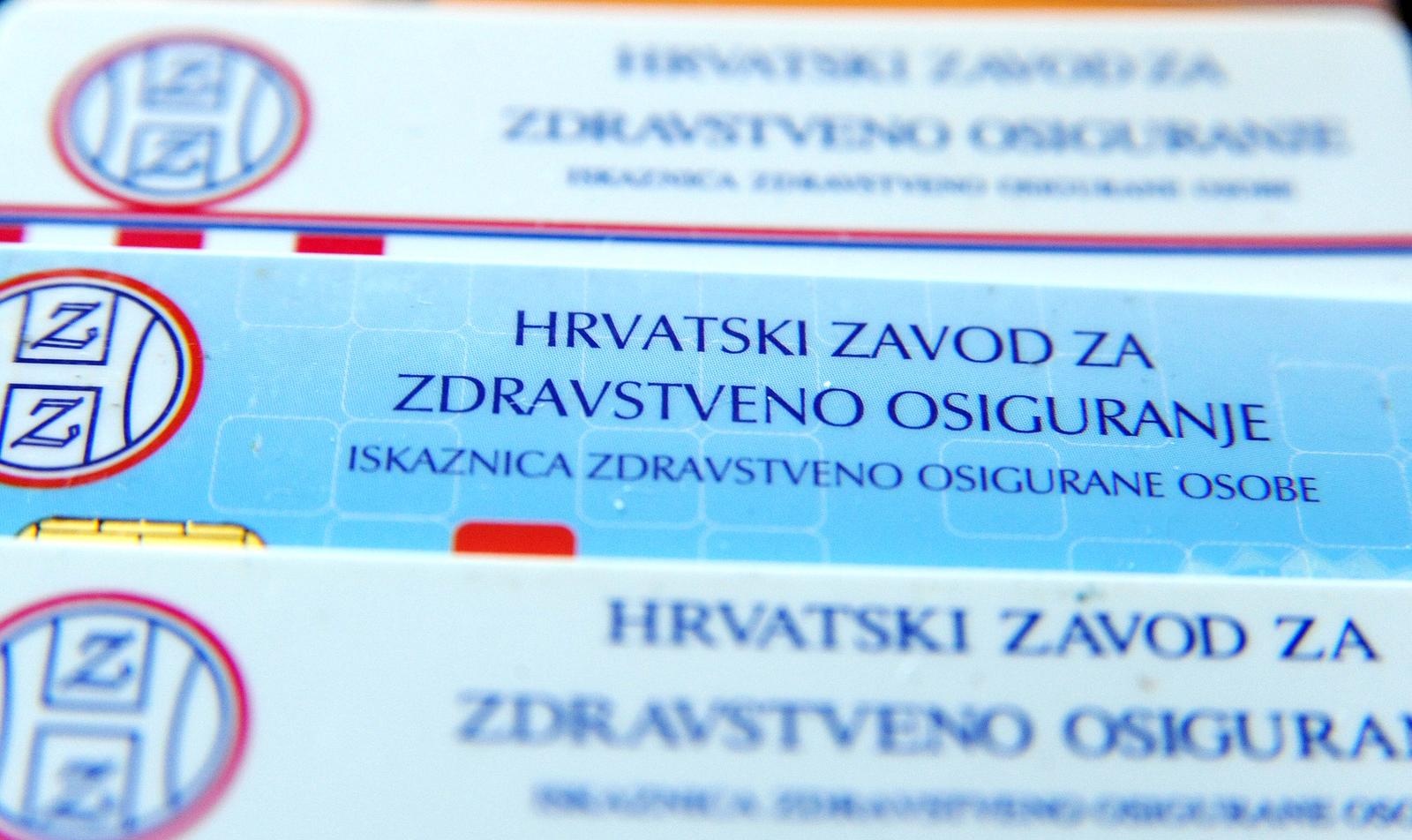 31.03.2015., Sibenik - Zdravstvena iskaznica i kartica dopunskog osiguranja. "nPhoto: Dusko Jaramaz/PIXSELL