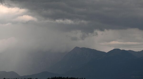 18.07.2023., Goricane, Slovenija . Tmurni oblaci na nebu prije pocetka nevremena. 
 Photo: Ziga Zivulovic jr./PIXSELL/F.A. BOBO