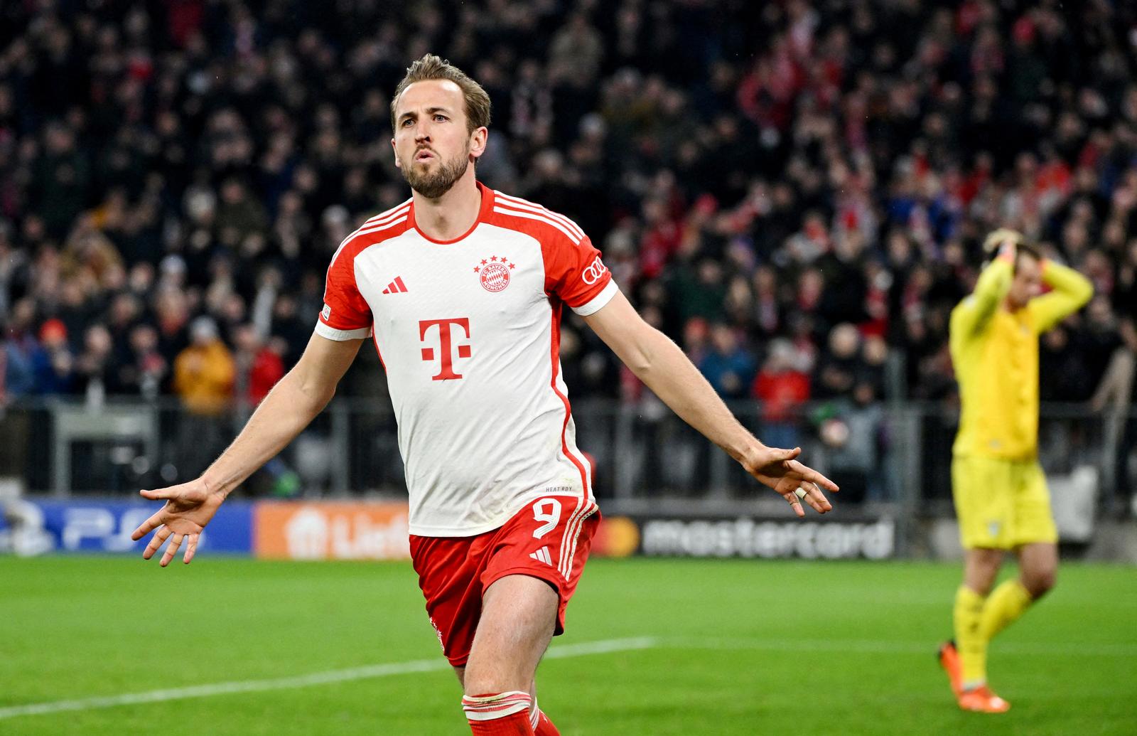 Soccer Football - Champions League - Round of 16 - Second Leg - Bayern Munich v Lazio - Allianz Arena, Munich, Germany - March 5, 2024 Bayern Munich's Harry Kane celebrates scoring their first goal REUTERS/Angelika Warmuth     TPX IMAGES OF THE DAY Photo: Angelika Warmuth/REUTERS
