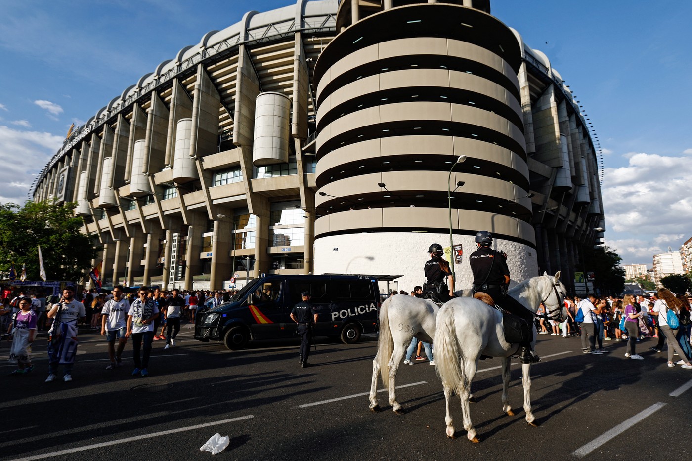 Horse mounted police patrol outside the Santiago Bernabeu stadium in Madrid on June 3, 2017 before the UEFA Champions League football match final Juventus vs Real Madrid CF held at the National Stadium of Wales in Cardiff.,Image: 334755608, License: Rights-managed, Restrictions: , Model Release: no, Credit line: OSCAR DEL POZO / AFP / Profimedia
