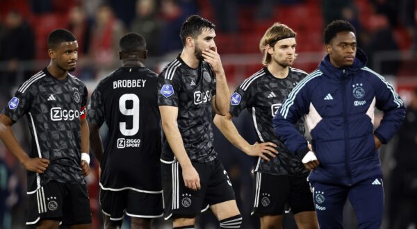 2/25/2024 - ALKMAAR - (l-r) Jorrel Hato of Ajax, Brian Brobbey of Ajax, Josip Sutalo of Ajax, Borna Sosa of Ajax disappointment after the Dutch Eredivisie match between AZ Alkmaar and Ajax Amsterdam at the AFAS stadium on February 25, 2024 in Alkmaar, Netherlands . ANP MAURICE VAN STEEN /ANP/Sipa USA,Image: 850684805, License: Rights-managed, Restrictions: *** World Rights Except Belgium, France, Germany, The Netherlands, and the UK ***  BELOUT DEUOUT FRAOUT GBROUT NLDOUT, Model Release: no, Credit line: ANP / ddp USA / Profimedia