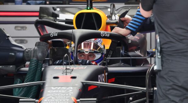Red Bull Racing's Dutch driver Max Verstappen takes part in the qualifying session for the Formula One Japanese Grand Prix race at the Suzuka circuit in Suzuka, Mie prefecture on April 6, 2024.,Image: 862800445, License: Rights-managed, Restrictions: , Model Release: no, Credit line: KIM KYUNG-HOON / AFP / Profimedia