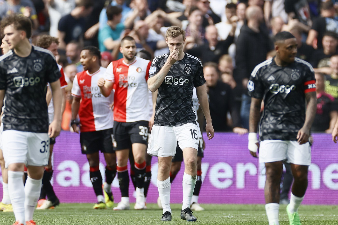 4/7/2024 - ROTTERDAM - (l-r) Benjamin Tahirovic of Ajax, Sivert Mannsverk of Ajax, Steven Bergwijn of Ajax during the Dutch Eredivisie match between Feyenoord and Ajax at Feyenoord Stadion de Kuip on April 7, 2024 in Rotterdam, Netherlands. ANP PIETER STAM DE JONGE /ANP/Sipa USA,Image: 863113215, License: Rights-managed, Restrictions: *** World Rights Except Belgium, France, Germany, The Netherlands, and the UK ***  BELOUT DEUOUT FRAOUT GBROUT NLDOUT, Model Release: no, Credit line: ANP / ddp USA / Profimedia