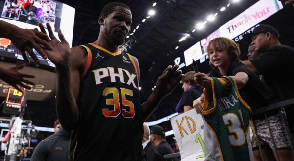 PHOENIX, ARIZONA - APRIL 28: Kevin Durant #35 of the Phoenix Suns walks off the court after being defeated in game four of the Western Conference First Round Playoffs at Footprint Center on April 28, 2024 in Phoenix, Arizona. The Timberwolves defeated the Suns 122-116 and win the series 4-0.,Image: 868758342, License: Rights-managed, Restrictions: , Model Release: no, Credit line: Christian Petersen / Getty images / Profimedia