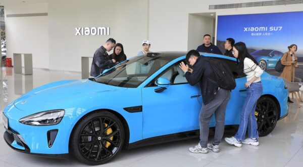 Xiaomi put its new electric vehicle SU7 on display, drawing crowds in Shanghai, 25 March, 2024.,Image: 860285365, License: Rights-managed, Restrictions: *** World Rights Except China (including Hong Kong, Macau, and Taiwan) and France *** CHNOUT FRAOUT
HKGOUT MACOUT TWNOUT, Model Release: no, Credit line: ChinaImages / ddp USA / Profimedia