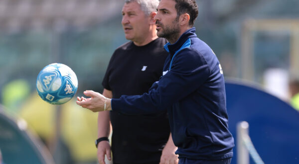 Modena, Italy, 5th May 2024. Osian Roberts Head coach of Como looks on as Cesc Fabregas Assistant Coach of Como 1907 throws the ball abck into play during the Serie B match at Stadio Alberto Braglia, Modena. Picture credit should read: Jonathan Moscrop / Sportimage EDITORIAL USE ONLY. No use with unauthorised audio, video, data, fixture lists, club/league logos or live services. Online in-match use limited to 120 images, no video emulation. No use in betting, games or single club/league/player publications. SPI-3126-0035