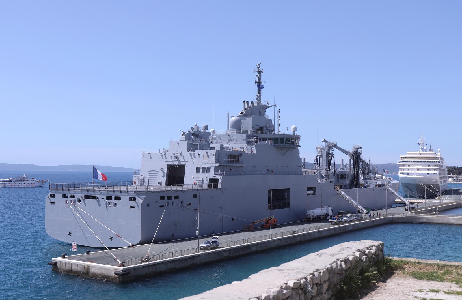 Francuski vojni brod u Splitu