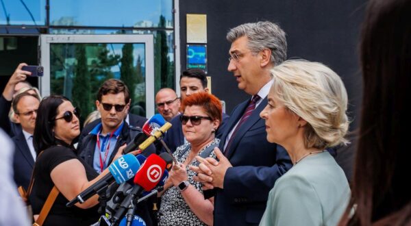 10.05.2024., Split - Andrej Plenkovic i vodeca kandidatkinja EPP-a na europskim izborima Ursula von der Leyen odrzali su konferenciju za medije ispred hotela Radisson. Photo: Zvonimir Barisin/PIXSELL