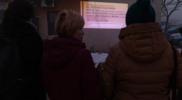20.12.2023., Osijek - Tocno tri mjeseca nakon ubojstva Mihaele Berak u Osijeku, Udruga Adela je ispred zgrade Prve policijske postaje odrzala projekciju videa "Sigurnost i povjerenje".  Photo: Davor Javorovic/PIXSELL