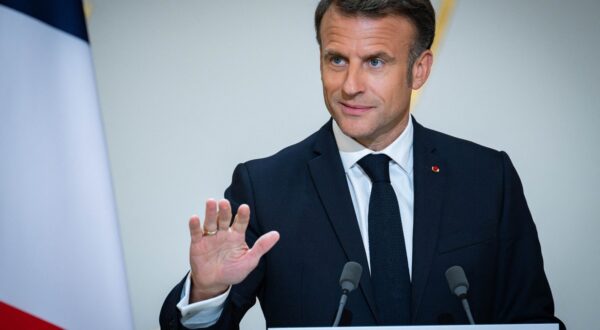 French President Emmanuel Macron speaks during a meeting with members of the artificial intelligence sector as part of a summit on artificial intelligence hosted by France's President at the Elysee Presidential Palace in Paris, France on May 21, 2024.,Image: 875353860, License: Rights-managed, Restrictions: , Model Release: no, Credit line: Tschaen Eric/Pool/ABACA / Abaca Press / Profimedia