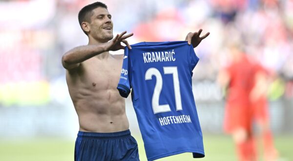 TOR zum 4:2 Andrej Kramaric TSG 1899 Hoffenheim 27 Torjubel mit Trikot Gestik Geste TSG 1899 Hoffenheim vs FC Bayern Muenchen FCB 18.05.2024 DFL REGULATIONS PROHIBIT ANY USE OF PHOTOGRAPHS AS IMAGE SEQUENCES AND/OR QUASI-VIDEO TSG 1899 Hoffenheim vs FC Bayern Muenchen FCB *** GOAL for 4 2 Andrej Kramaric TSG 1899 Hoffenheim 27 Goal celebration with jersey Gesture Gesture TSG 1899 Hoffenheim vs FC Bayern Muenchen FCB 18 05 2024 DFL REGULATIONS PROHIBIT ANY USE OF PHOTOGRAPHS AS IMAGE SEQUENCES AND OR QUASI VIDEO TSG 1899 Hoffenheim vs FC Bayern Muenchen FCB,Image: 874205875, License: Rights-managed, Restrictions: Credit images as 