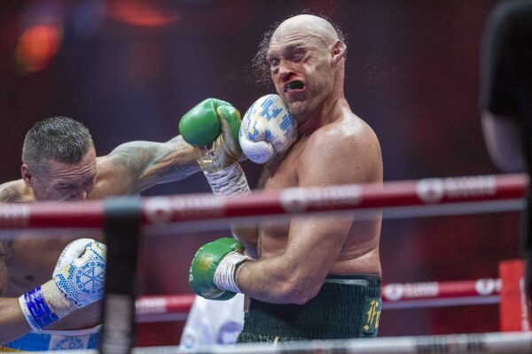 RIYADH, SAUDI ARABIA - MAY 19: Oleksandr Usyk (L) of Ukraine in action against Tyson Fury (R) of United Kingdom during heavyweight boxing world championship fight at Kingdom Arena in Riyadh, Saudi Arabia on May 19, 2024. Mohammed Saad / Anadolu,Image: 874313471, License: Rights-managed, Restrictions: , Model Release: no, Credit line: Mohammed Saad / AFP / Profimedia