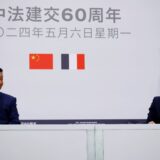epa11322361 French President Emmanuel Macron (R) and China's President Xi Jinping deliver a joint statement at the Elysee Palace in Paris, France, 06 May 2024, during the Chinese president's two-day state visit to the country.  EPA/Sarah Meyssonnier / POOL  MAXPPP OUT