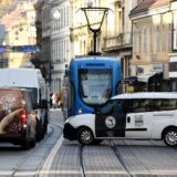 19.11.2021., Zagreb - Svaki dan pjesacku zonu u Ilici okupiraju dostavna vozila, doslovno su shvatili recenicu iz reklame od vrata do vrata, samo su zaboravili da tako ometaju javni gradski prijevoz i pjesacima kretanje po pjesackoj zoni.  Photo: Marko Lukunic/PIXSELL