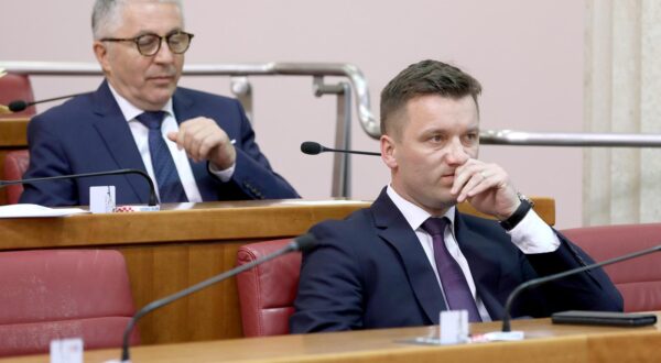 06.05.2022., Zagreb - Zastupnici 11. sjednicu nastavljaju raspravom o oporbenim prijedlozima za raspustanje Sabora. Photo: Patrik Macek/PIXSELL