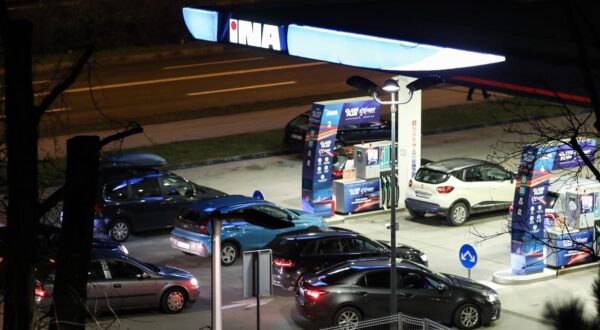 12.02.2024., Zagreb - Nema prevelikih guzvi na benzinskim pumpama iako sutra raste cijena goriva. Photo: Emica Elvedji/PIXSELL