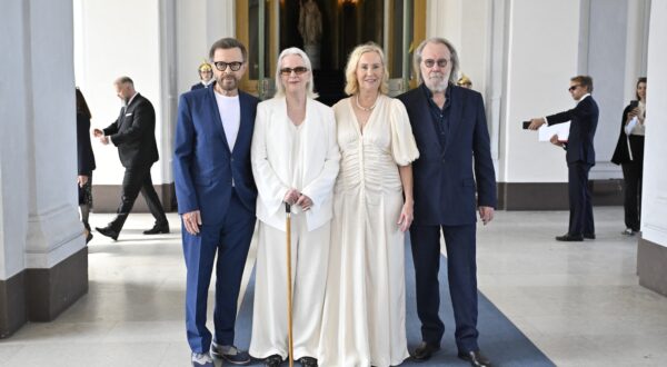 ABBA members Björn Ulvaeus, Anni-Frid Lyngstad Reuss, Agnetha Fältskog, and Benny Andersson pose for a group photo after receiving the Royal Vasa Order for “very outstanding efforts in Swedish and international music life.” at the Royal Palace in Stockholm, Sweden on May 31, 2024.
Photo: Henrik Montgomery / TT / Code 10060,Image: 877874377, License: Rights-managed, Restrictions: , Model Release: no, Credit line: HENRIK MONTGOMERY / AFP / Profimedia